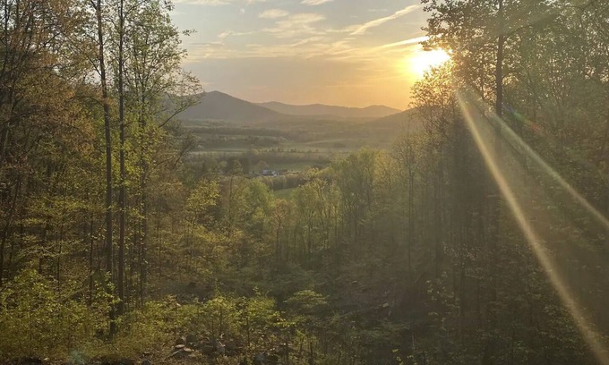 Stanardsville Cabina | 3 Bedroom Cabin near SNP with views!