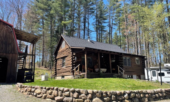 Woodgate Cabina | 3-bedroom cabin, peaceful getaway, Woodgate with WiFi, Start your getaway