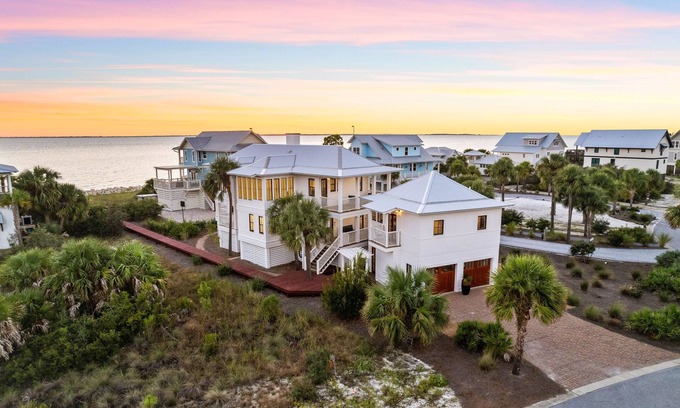 Port St. Joe Casa | 3 bedroom + Carriage House | Waterfront Access, Pool, Golf Cart, & Hot Tub