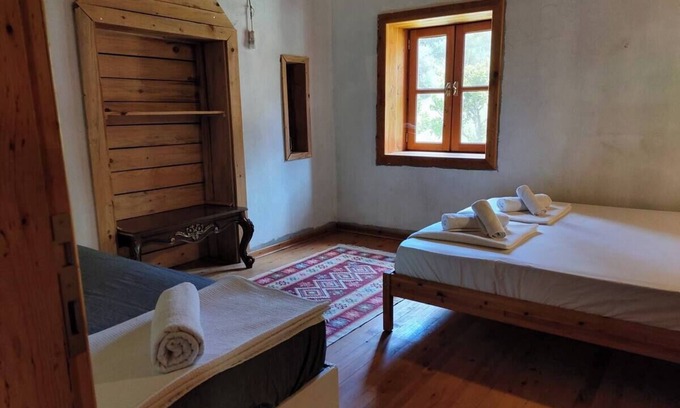 Olympos Chalet De Esquí | 3-bedroom chalet in enjoyable Antalya with AC, WiFi