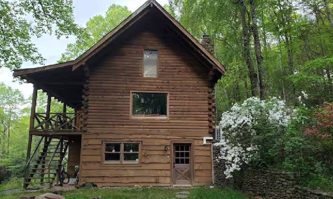 Black Mountain Chalet De Esquí | 3-bedroom chalet in cool Black Mountain with WiFi, AC. Close to Asheville