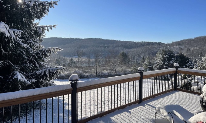 Jeffersonville Chalet De Esquí | 3-bedroom chalet just 13 minutes drive to Bethel Woods