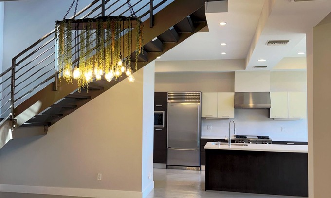 Ocean Park Condominio | 3-bedroom condo in wonderful Santa Monica with AC