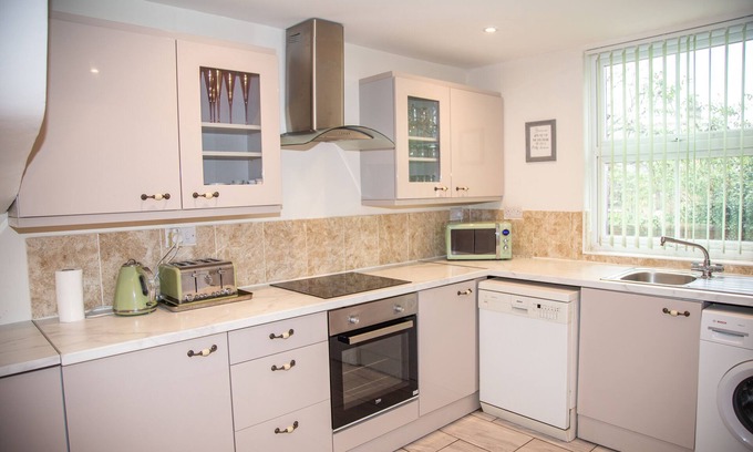 Rochester Casa | 3 Bedroom Cosy and Spacious House for 6