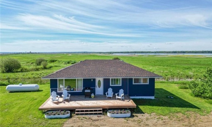 West Central Saskatchewan Cabaña | 3 Bedroom Cottage at Delaronde Resort