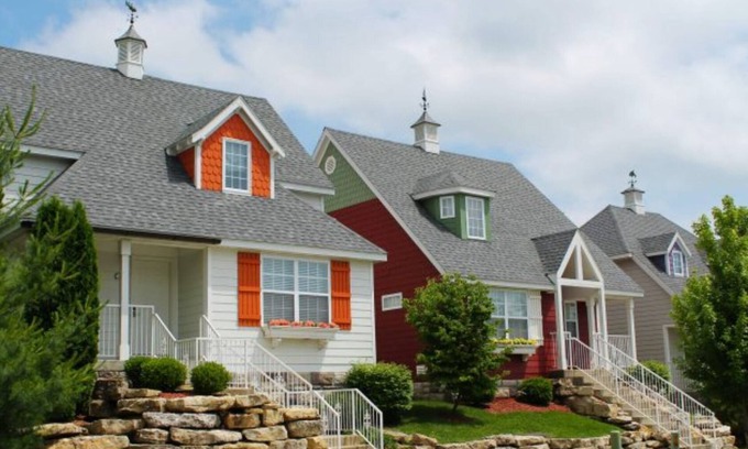 Branson Cabaña | 3 Bedroom Cottage, Sleeps 8, at Stormy Point Village, Branson!
