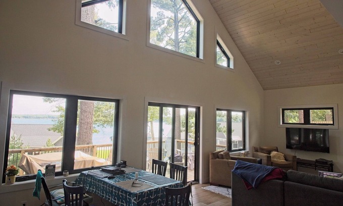Baldwin Cabaña | 3-bedroom cottage with WiFi, AC at Big Star Lake, Near Hunting & Fishing
