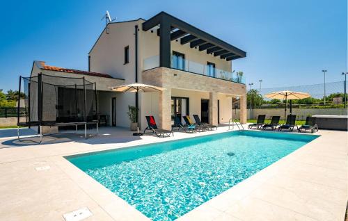 Sveta Nedelja Casa | 3 Bedroom Cozy Home In Nedescina