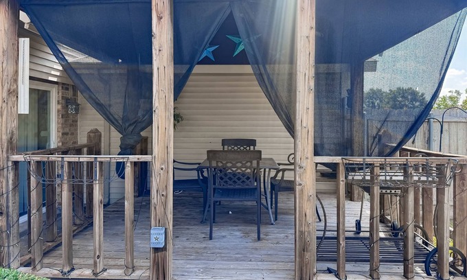 Garland Casa | 3-bedroom cozy home with private pool