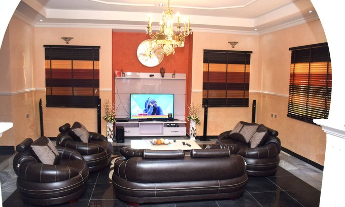 Oshodi-Isolo Casa | Casa dúplex de 3 habitaciones