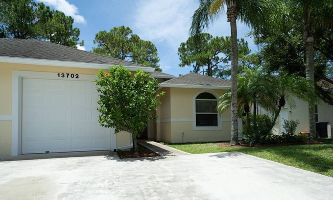 Greenview Shores Apartamento | 3 Bedroom Duplex triplex 435233 by Houzlet