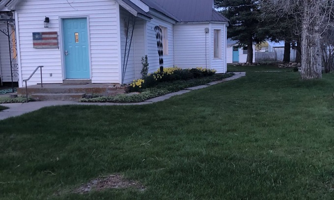Fairview Casa | 3 Bedroom Farm House