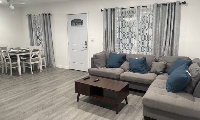 Azusa Otro | 3-bedroom farm stay just 13 minutes from Santa Anita Park