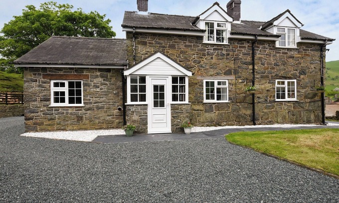 Llanfair Caereinion Cabaña | Alojamiento de 3 habitaciones en Llanerfyl, near Welshpool