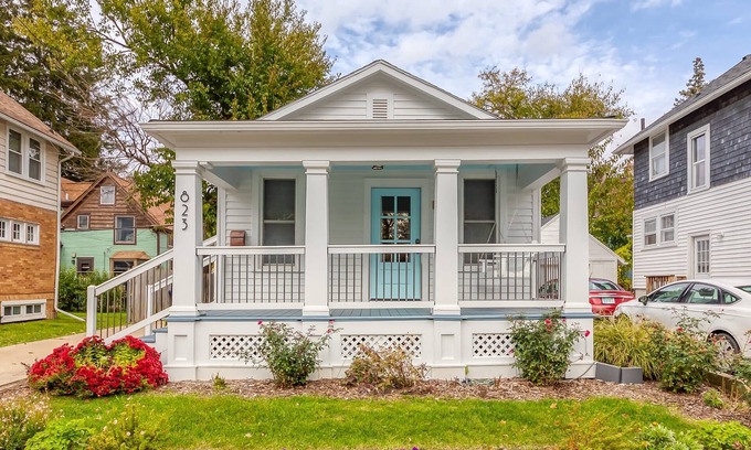 Burns Park Casa | 3 Bedroom Greek Revival Cottage Walk to Big House