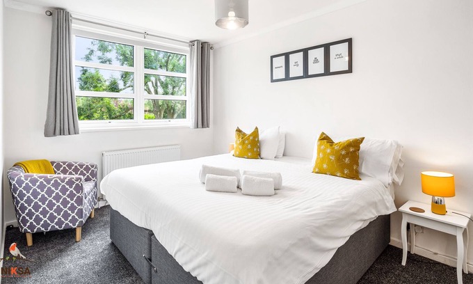 Welwyn Garden City Casa | 3 bedroom house - Niksa Serviced Accommodation