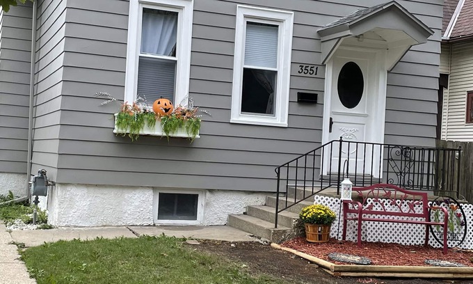 Cudahy Casa | 3 Bedroom Home by Airport and Downtown Milwaukee Other listing 5 bd St Francis