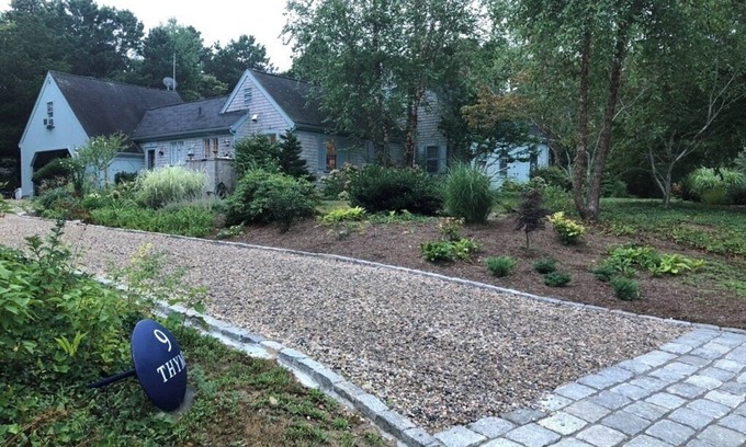 Osterville Casa | 3-bedroom home in heart of Osterville, quite neighborhood - 1 summer week left