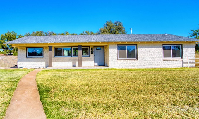 Midland Casa | 3-bedroom home in Old Midland/Downtown Area w/ spacious backyard and fireplace