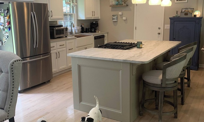 Charleston Casa | 3-bedroom home just 15 mins from charming downtown Charleston and beach!