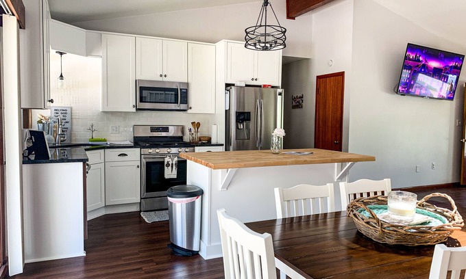 Huron Casa | 3 Bedroom Home with Private Pool