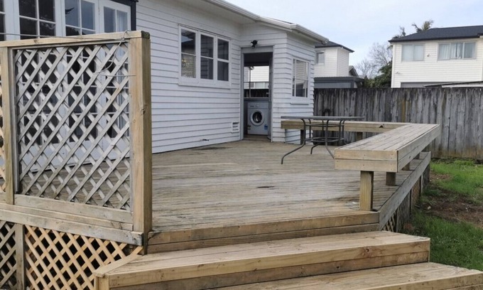 Mount Albert Casa | 3 Bedroom House, 14 Phyllis St, Mt Albert, Auckland