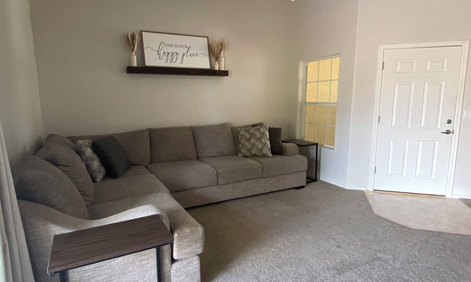 Bullhead City Casa | 3-bedroom house in delightful Bullhead City with AC