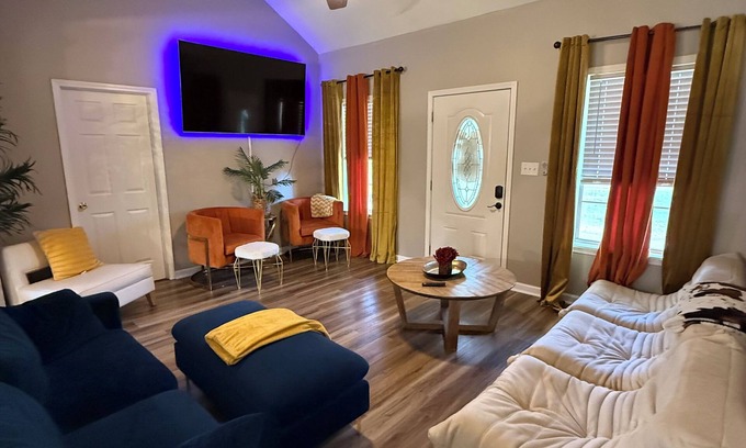 Ocean Springs Casa | 3-bedroom house in awesome Ocean Springs with WiFi, AC