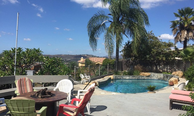 La Presa Casa | 3-bedroom house in Spring Valley with AC, pool, many outdoor spaces.