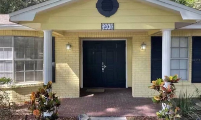 Limona Improvement Casa | 3-bedroom house in amazing Brandon with AC