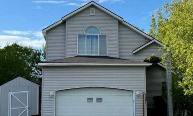 Sand Lake Casa | 3-bedroom house in beautiful Anchorage near Airport