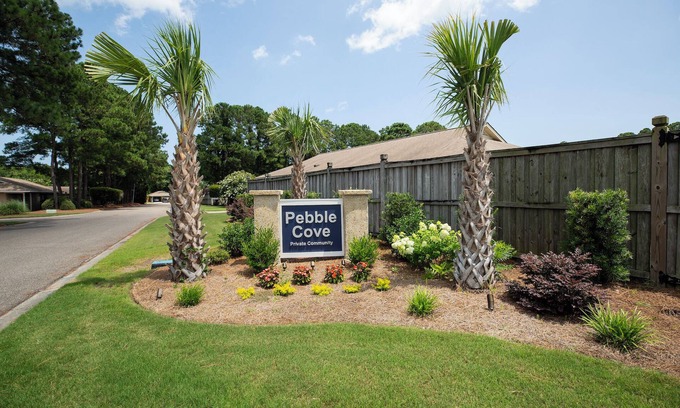 Ogden Casa | 3-bedroom house in charming Wilmington near Mayfaire, Beach, UNCW, & Downtown