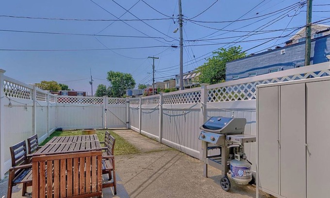 Downtown Baltimore Casa | 3-bedroom house in charming Baltimore with AC, WiFi, fitness room