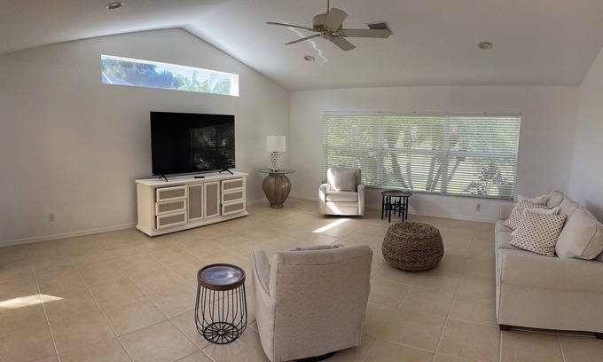 Venice Casa | 3-bedroom house in charming Venice with AC, WiFi. Short ride to Venice Beaches