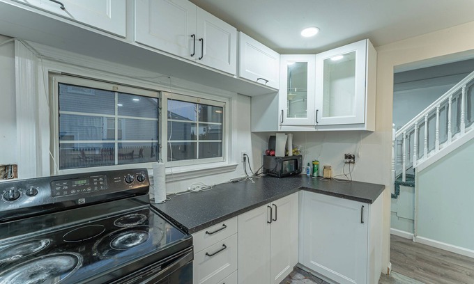 Dix Hills Casa | 3-bedroom house in enchanting Dix Hills with bonus room, WiFi, AC