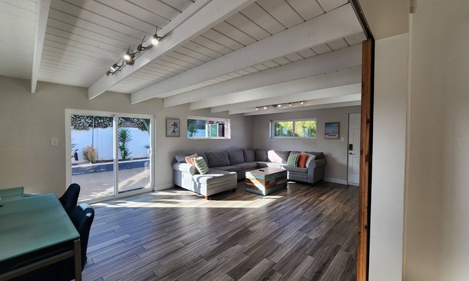 Fire Mountain Casa | 3-bedroom house in fabulous Oceanside 1 mile to beach