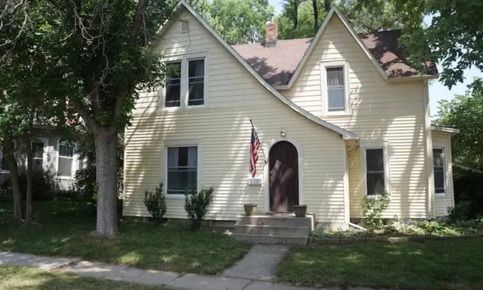 Ames Casa | 3 bedroom house in heart of Ames