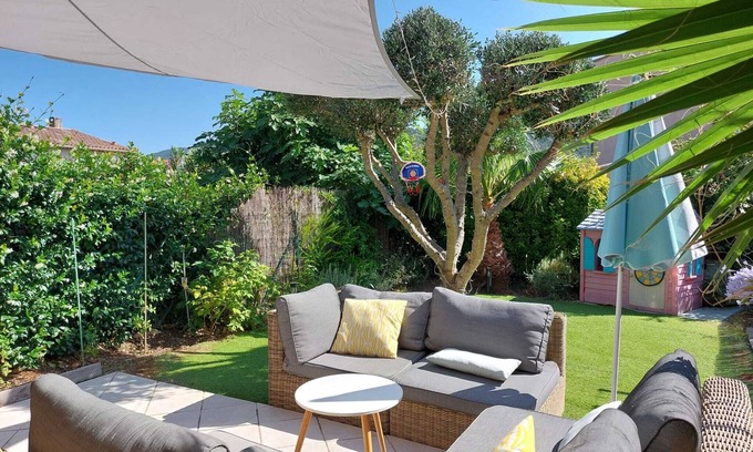 La Mole Casa | 3 bedroom house in La Môle, Gulf of Saint Tropez in residence with swimming pool