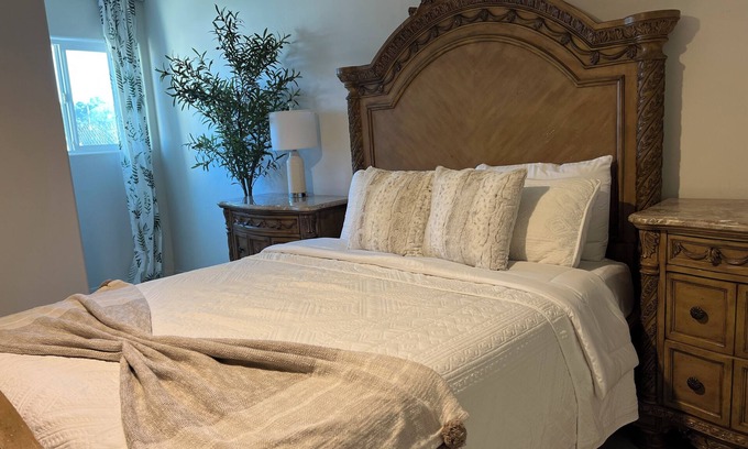 Tolleson Casa | 3-bedroom house in marvelous Tolleson with WiFi, AC. Enjoy your stay