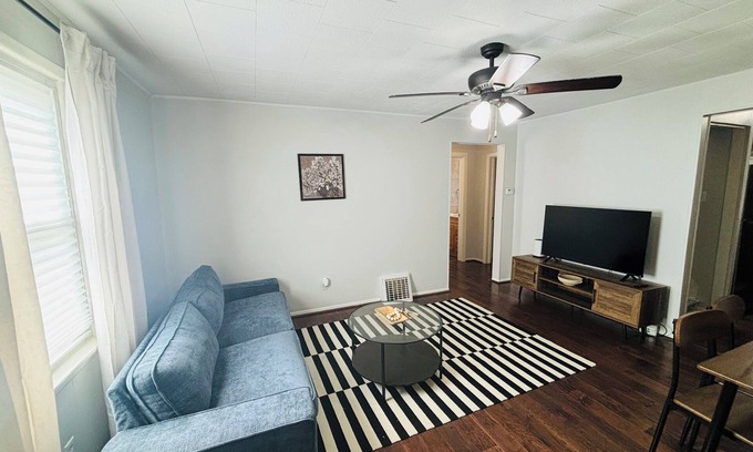 Muncie Casa | 3-bedroom house in Muncie - 0.5 mile from BSU