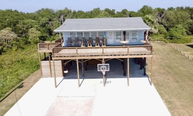 Lakeview  Jefferson County Casa | 3-bedroom house in peaceful Little Florida Beach with WiFi, AC