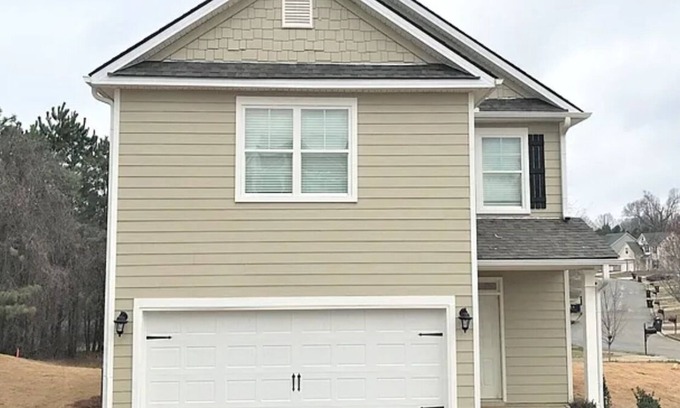 Douglasville Casa | 3-bedroom house in nice Douglasville with WiFi, AC. Enjoy your stay