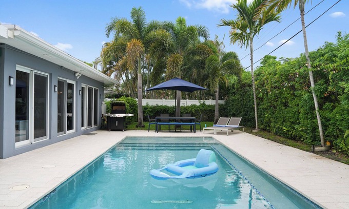 South Corals Casa | 3-bedroom house in tranquil Oakland Park with heated pool