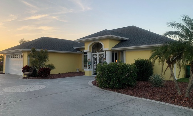 Punta Gorda Casa | 3 bedroom house in lovely Punta Gorda with WiFi, AC, & Pool.