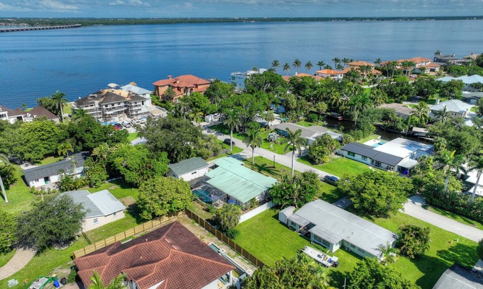 Fort Myers Casa | 3-bedroom house in welcoming Fort Myers with pool!