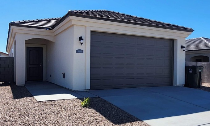 Kingman Casa | 3-bedroom house in welcoming Kingman with AC
