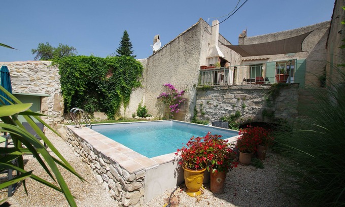 Meynes Otro | 3 bedroom house, private pool, 10min from Pont du Gard