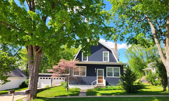 Green Lake Casa | 3-Bedroom House Steps From Town and Waterfront!