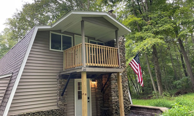 Bruceton Mills Casa | 3-bedroom house in beautiful Bruceton Mills with WiFi, AC