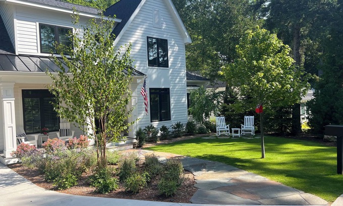 Harbor Springs Casa | 3-bedroom house in awesome Harbor Springs with WiFi, AC